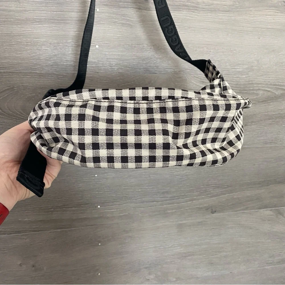 Baggu Nylon Gingham Crescent Bag - Picture 7 of 9